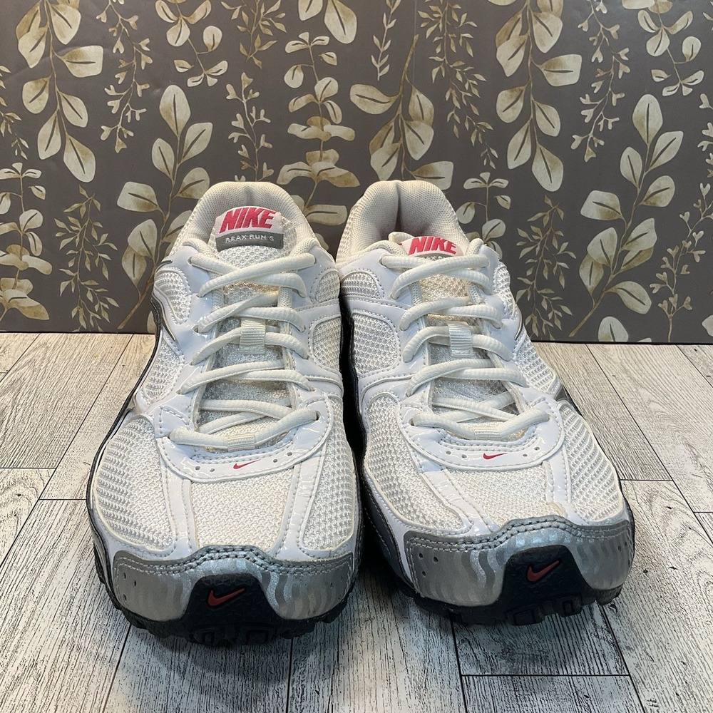 Nike Reax Run 5 Women's Size 7 White Metallic Silver 407987-116 - Picture 2 of 8